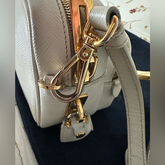 Prada camera bag - Picture 6 of 14